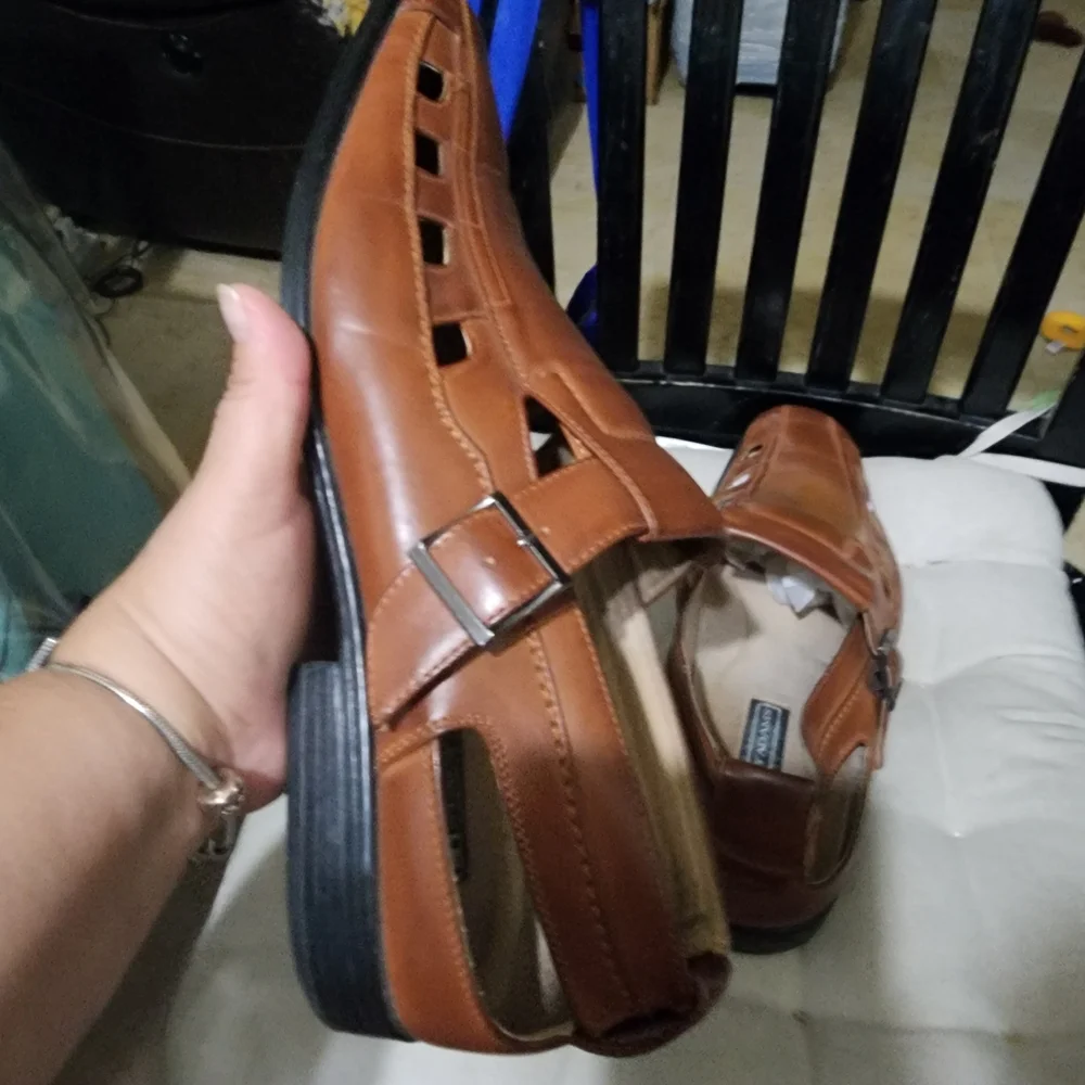 Stacy Adams Brown Leather Cut-Out Sandals - Picture 4 of 5